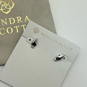 Kendra Scott Stacey Earrings Dainty Arrowhead Shape Post Studs Retired & Pouch